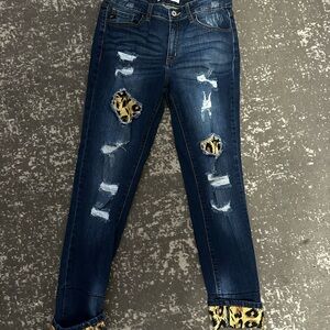 Dark Blue Straight-Leg Women’s Jeans with Leopard Patch Detail